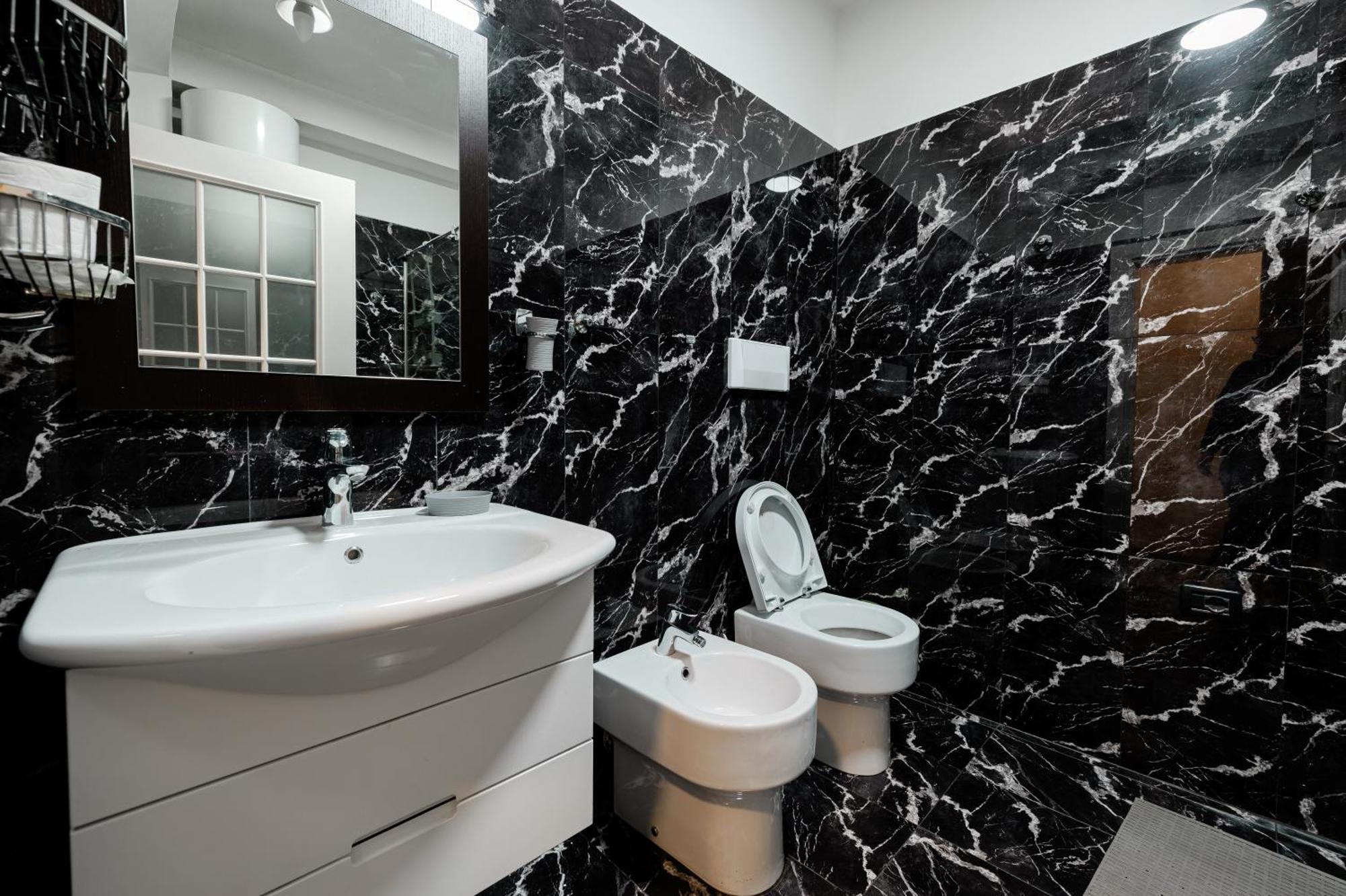 Boutique Hotel Whisky Tirana Rum bild