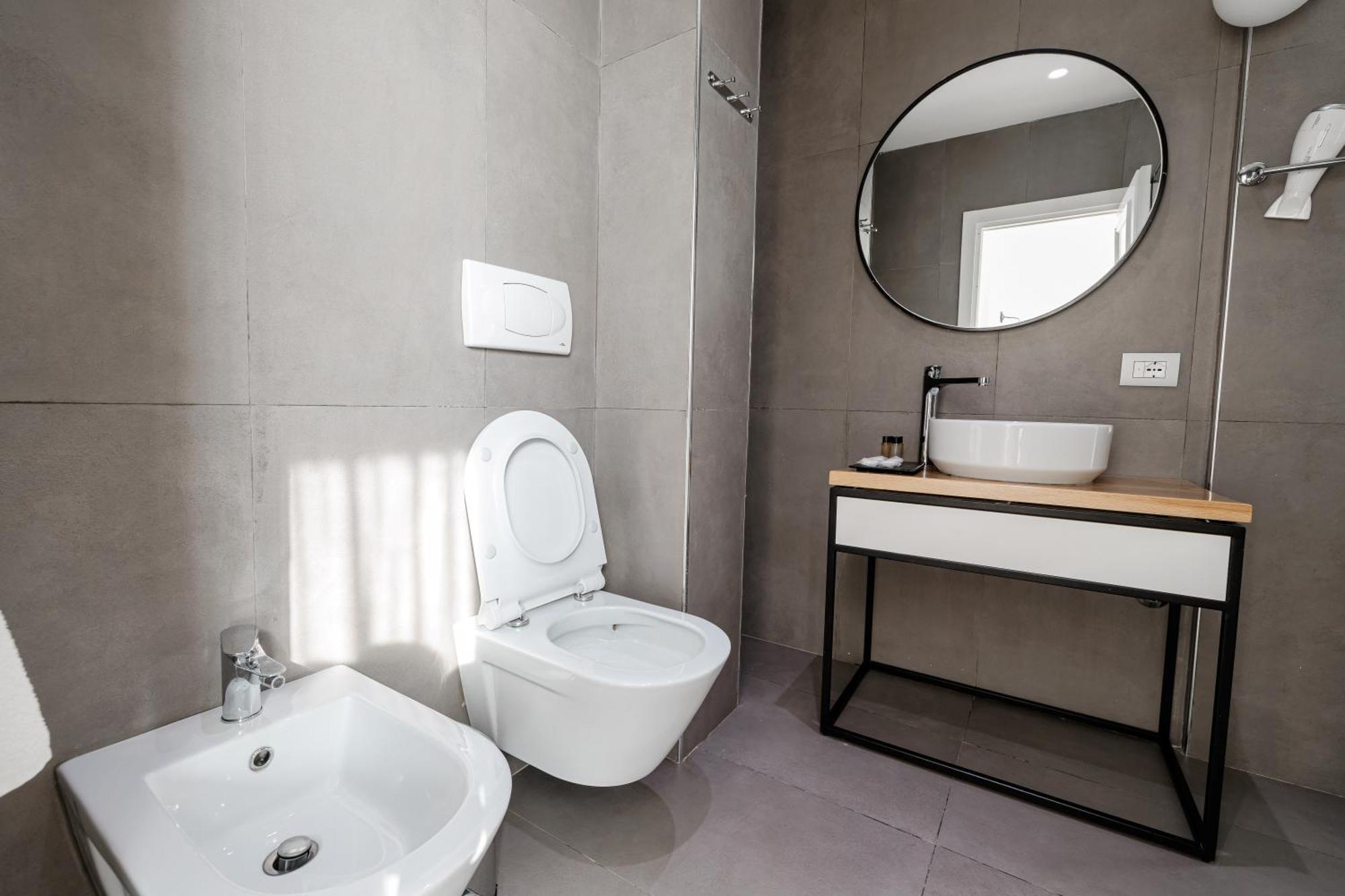 Boutique Hotel Whisky Tirana Exteriör bild