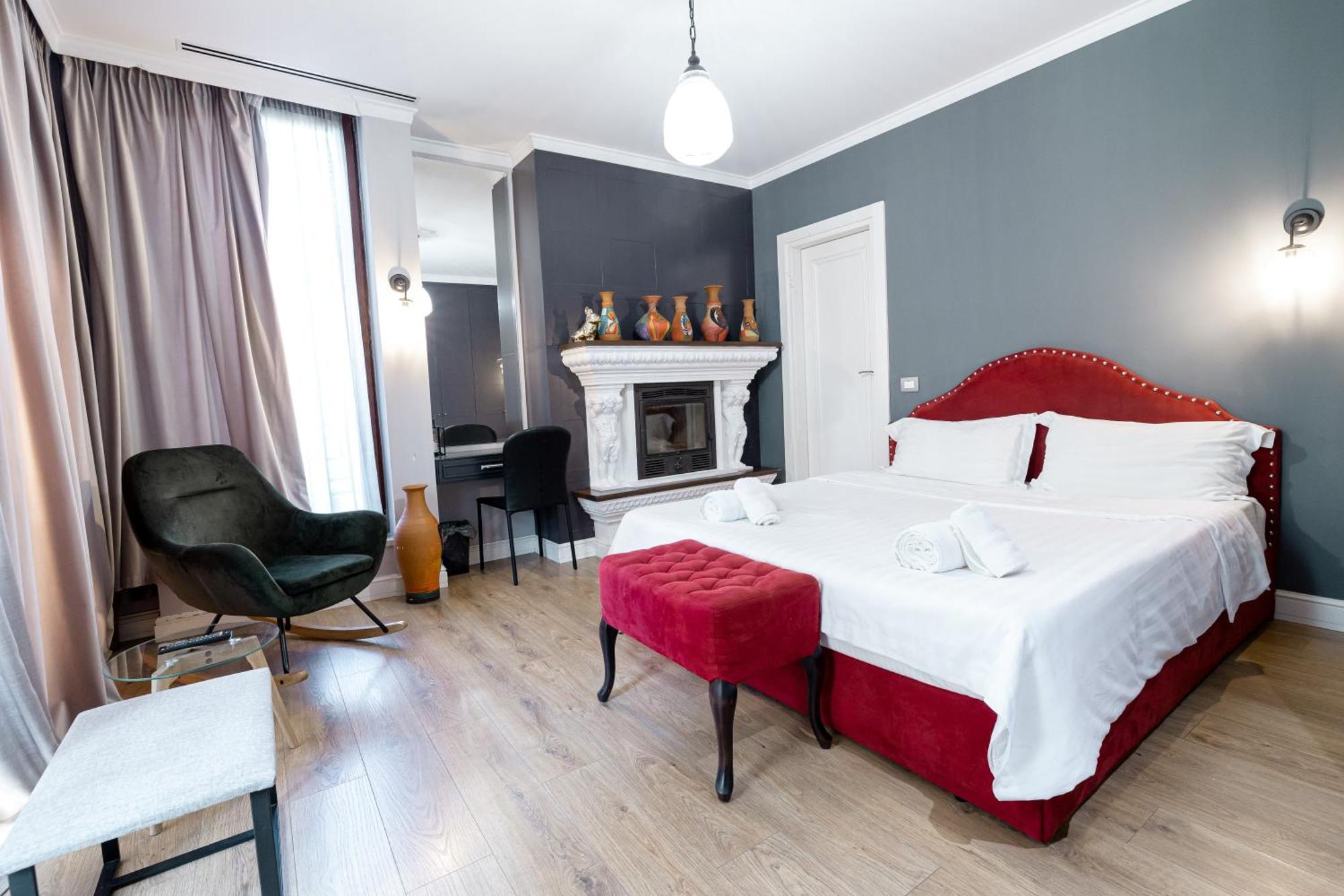 Boutique Hotel Whisky Tirana Exteriör bild