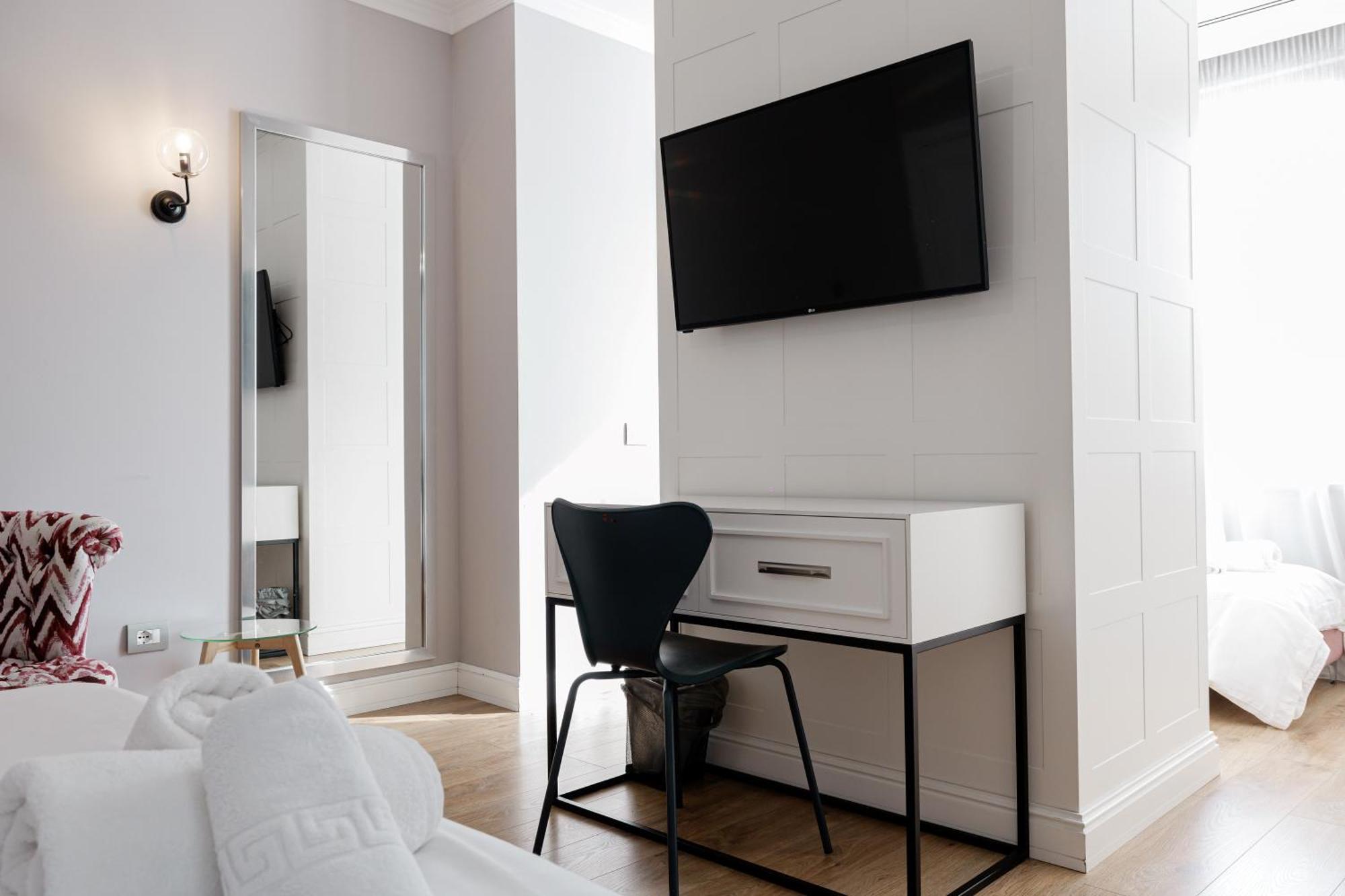 Boutique Hotel Whisky Tirana Exteriör bild