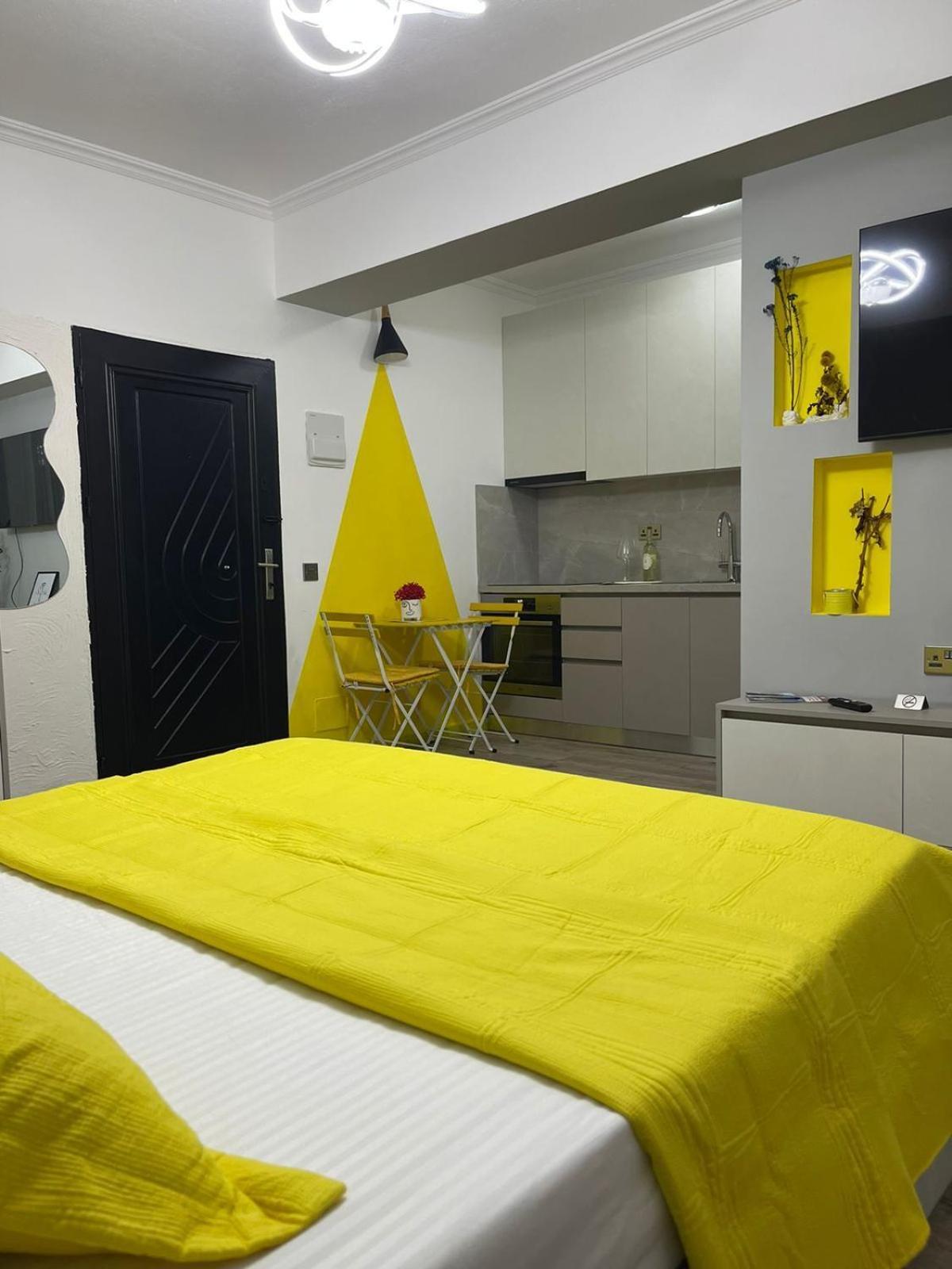 Boutique Hotel Whisky Tirana Exteriör bild